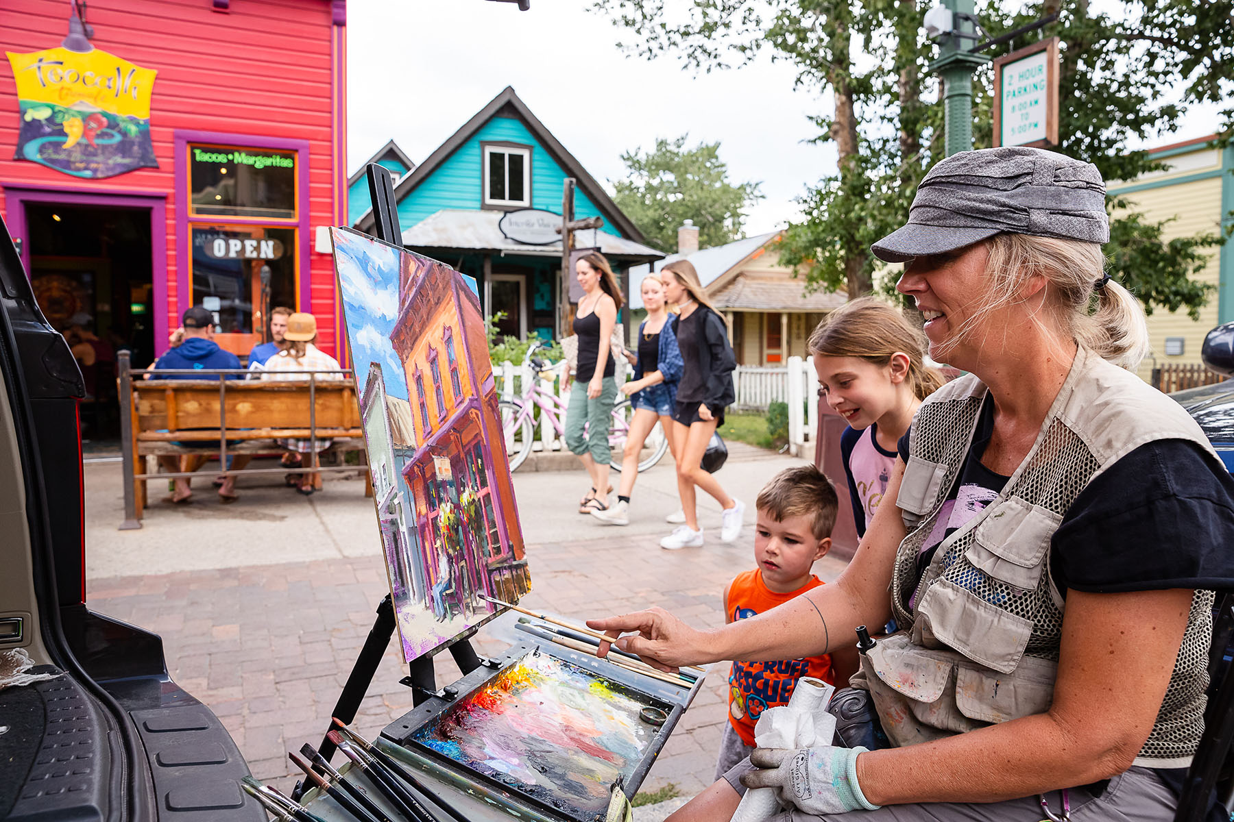 Painter on Elk - Crested Butte Arts Festival - Photo: Lydia Stern - Mountain Magic Media